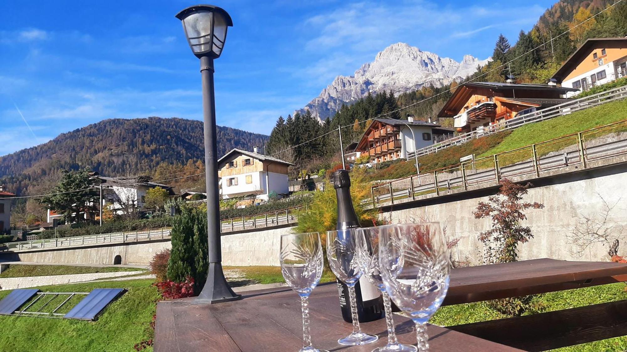 Campo Base Dolomiti Con Parcheggio Auto E Garage Moto Villa Valle di Cadore Bagian luar foto